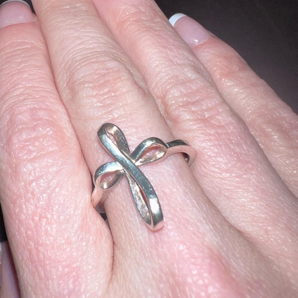 Nataliya V. Collister Sterling Silver Cross Ribbon Ring, Size 8